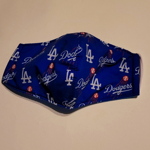 2024 World Series Champion Dodgers A fan must face mask - Picture 1 of 3
